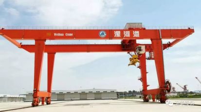   衛(wèi)華起重，飛天入海！